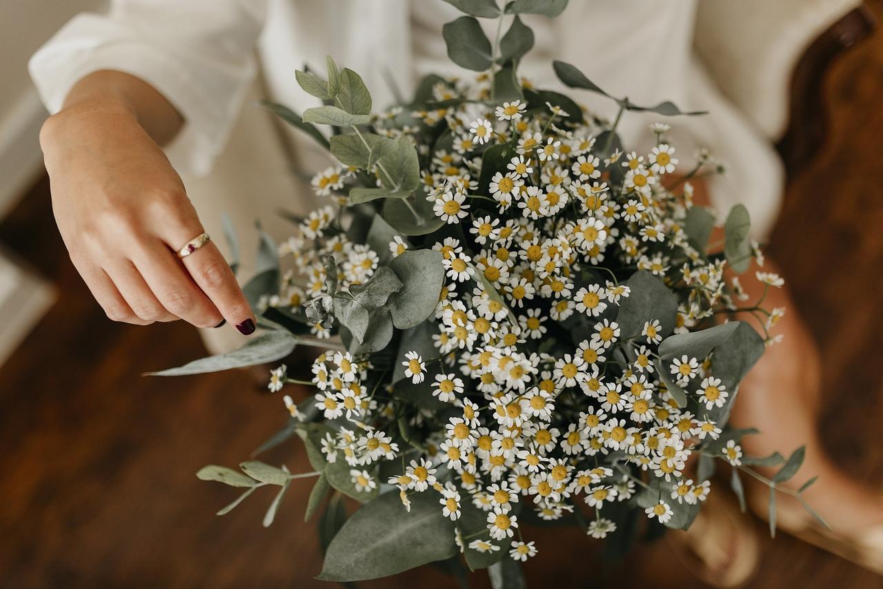 5 Hermosas Flores de Papel Moradas y Lilas para Decorar tu Hogar